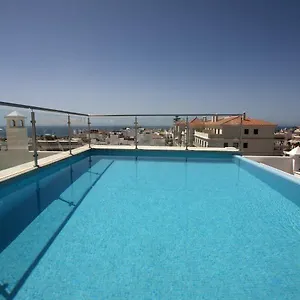 https://apartamentos-la-botica-de-nerja.1costadelsol.com