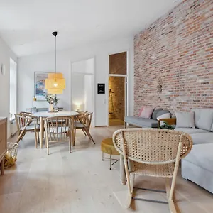 Lejlighed 3-bedroom With Huge Terrace, Including Queen Size Beds